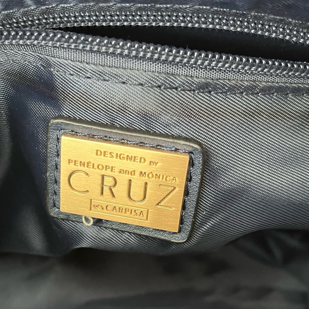 Carpisa Cruz Collection Handbag - Picture 7 of 10